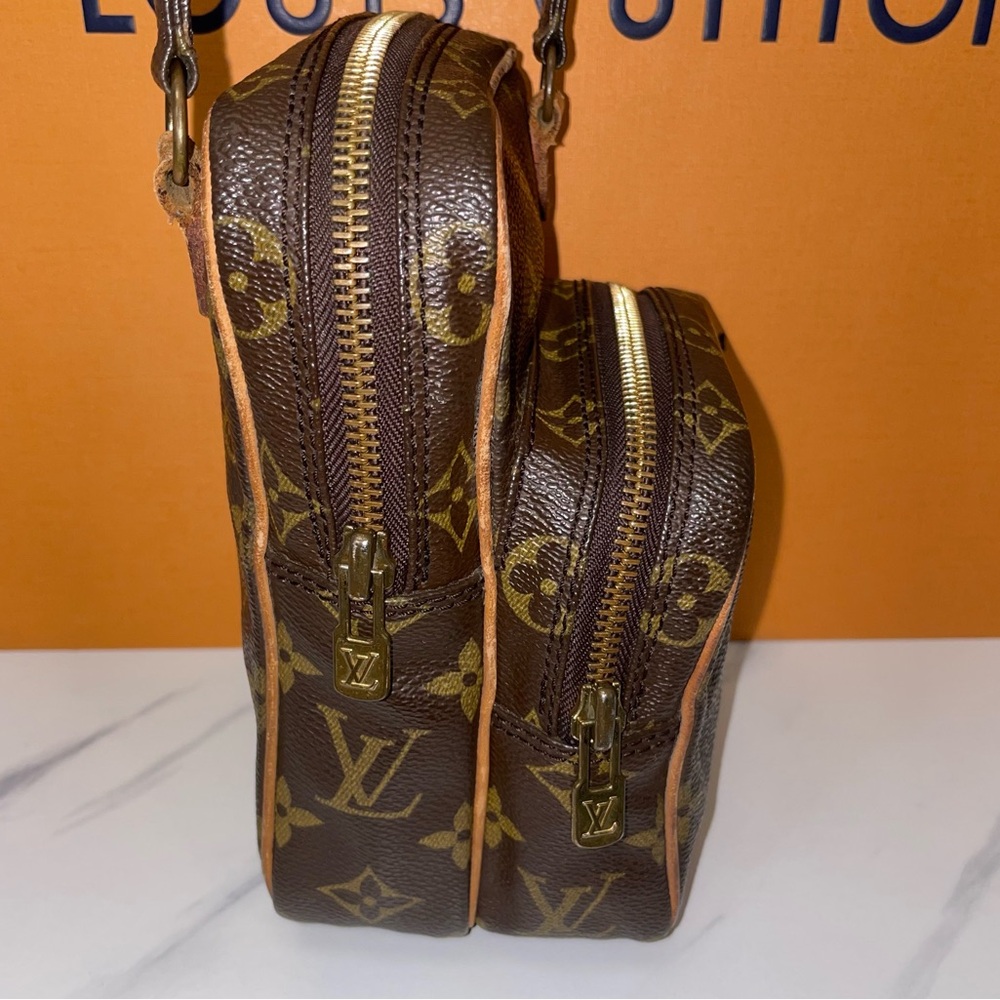 Louis Vuitton Vintage Monogram Amazone Crossbody Handbag Purse! - Picture 9 of 15